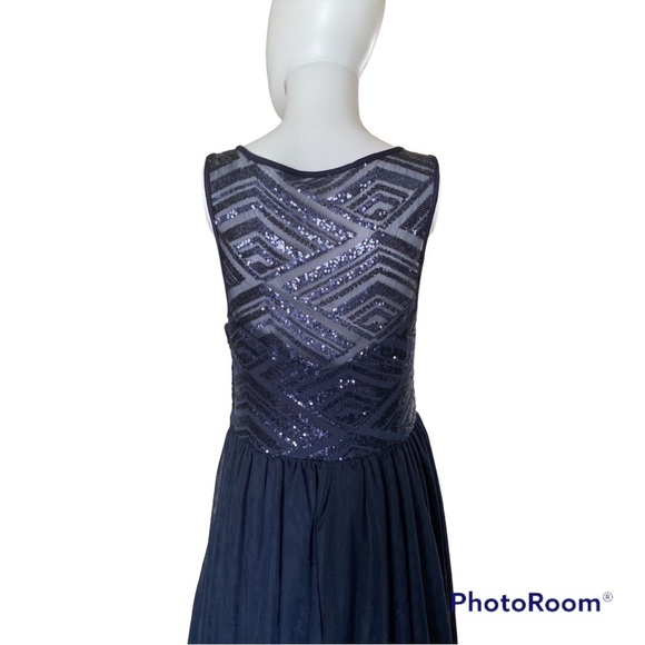 TRIXXI Sequin v-neck illusion back dress with mesh skirt sz. 11 - Picture 5 of 6